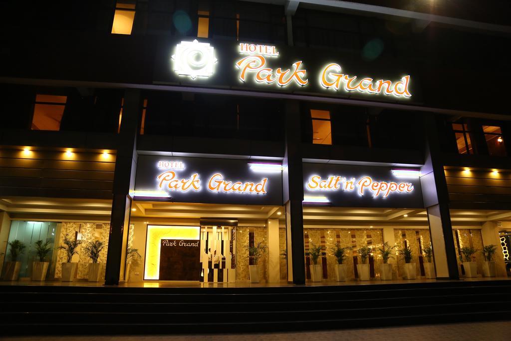 Hotel Park Grand Chandīgarh Exterior foto