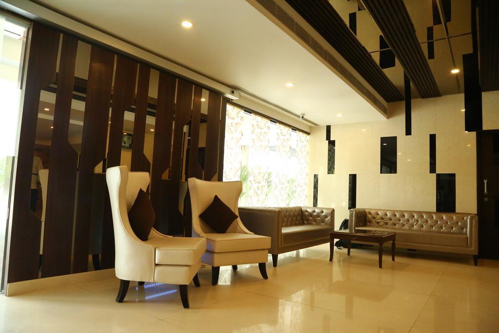 Hotel Park Grand Chandīgarh Exterior foto