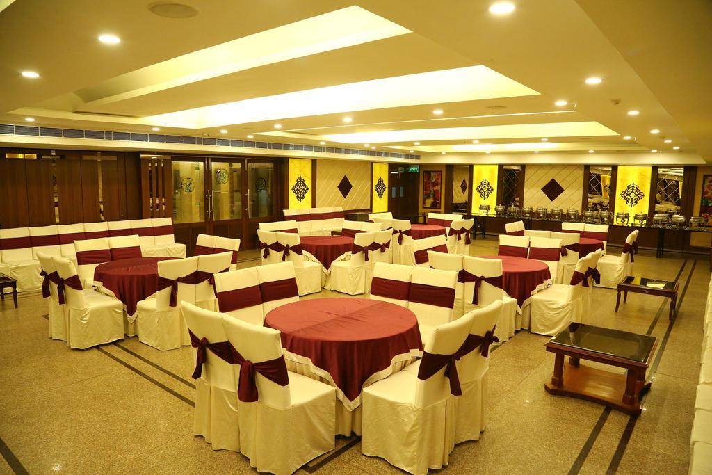 Hotel Park Grand Chandīgarh Exterior foto