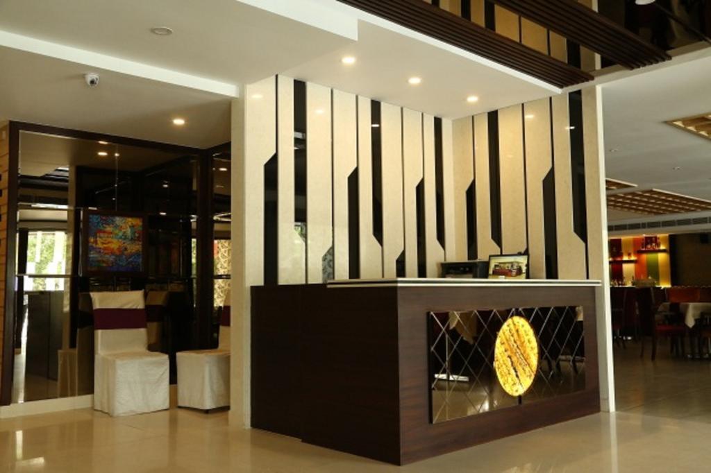 Hotel Park Grand Chandīgarh Exterior foto