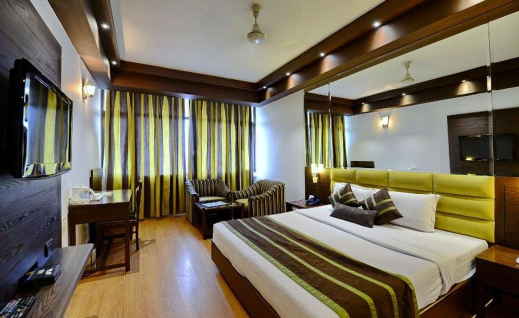 Hotel Park Grand Chandīgarh Exterior foto