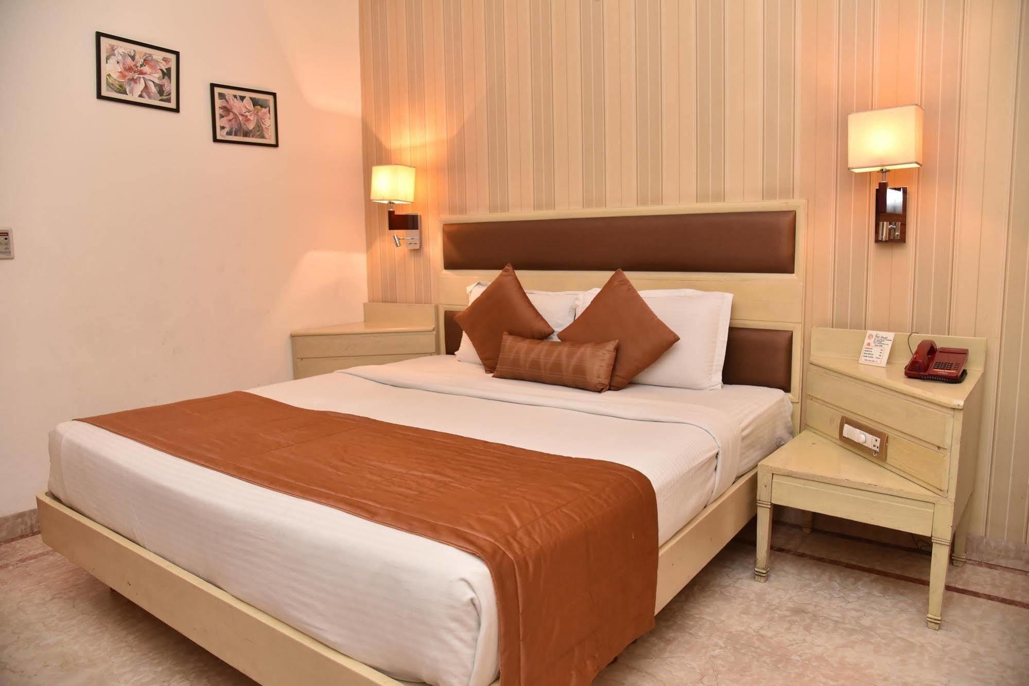 Hotel Park Grand Chandīgarh Exterior foto