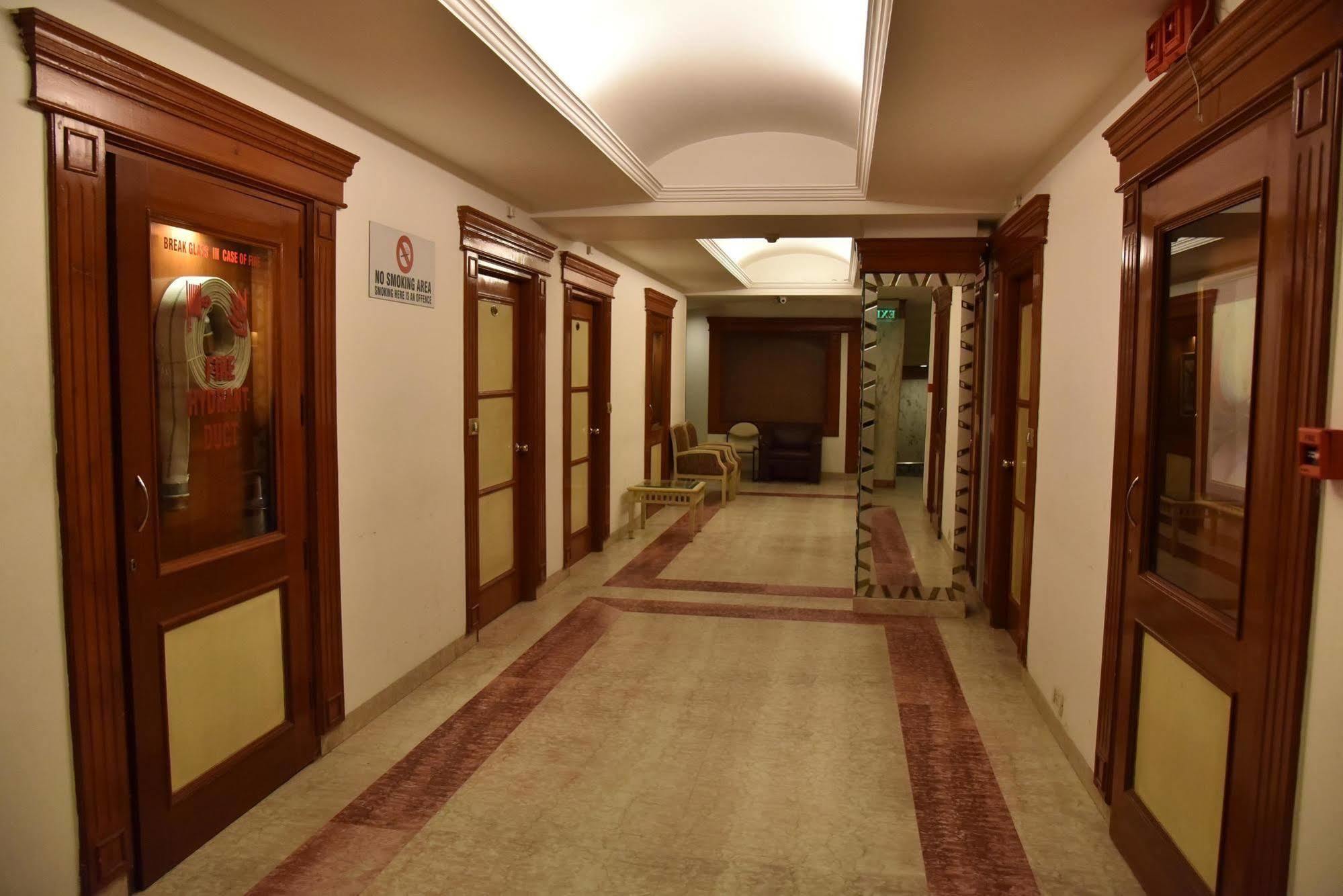 Hotel Park Grand Chandīgarh Exterior foto