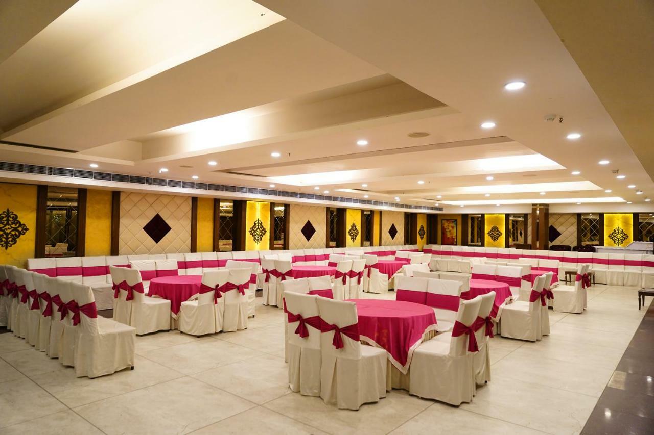 Hotel Park Grand Chandīgarh Exterior foto