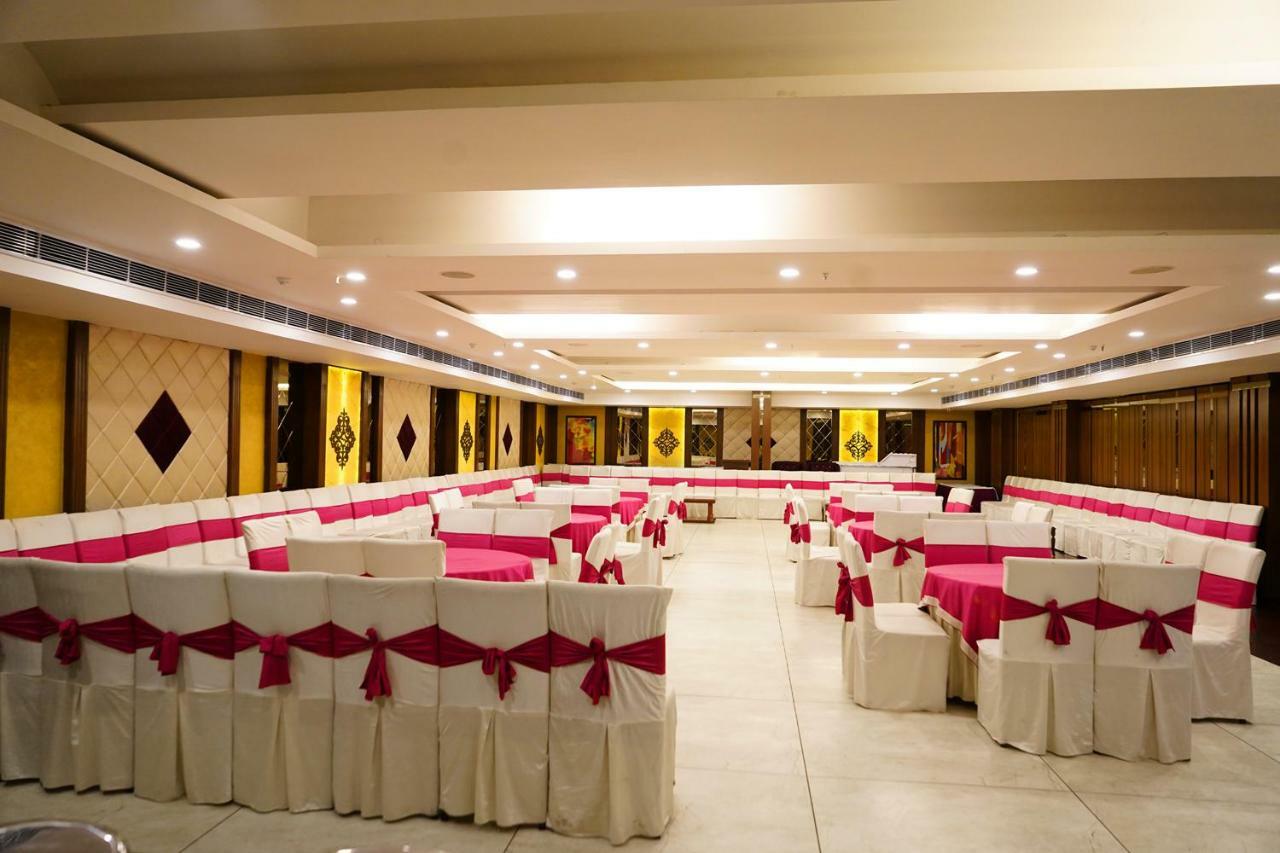 Hotel Park Grand Chandīgarh Exterior foto